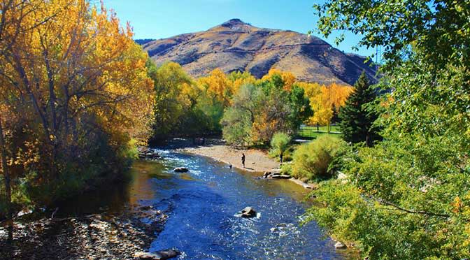 Clear Creek mantiene temporada de tubing pese a bajos niveles de agua