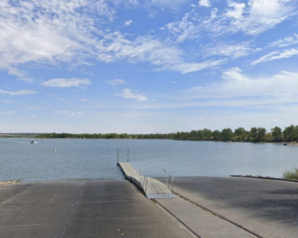 Menor muere ahogado en Cherry Creek Reservoir tras desaparecer bajo el agua