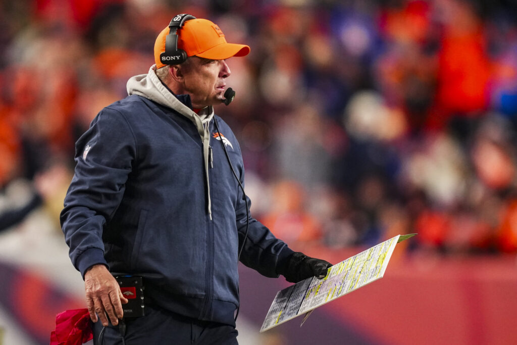 Broncos extienden contrato de Sean Payton hasta 2030