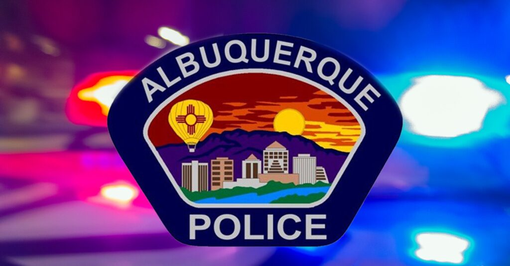 Policía de Albuquerque investiga accidente vial en Central Avenue en el que murió un peatón
