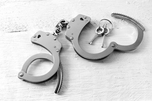 Mujer de 71 años es arrestada tras muerte a balazos de un hombre en Corpus Christi