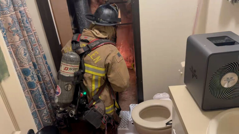 Adolescente detecta incendio al encender la calefacción de una vivienda en Colorado