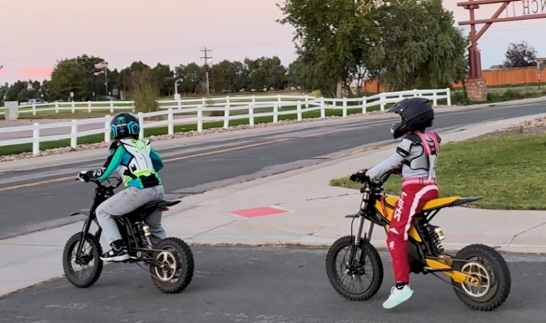 Patrulla Estatal de Colorado pide evitar el uso de bicicletas eléctricas durante Halloween
