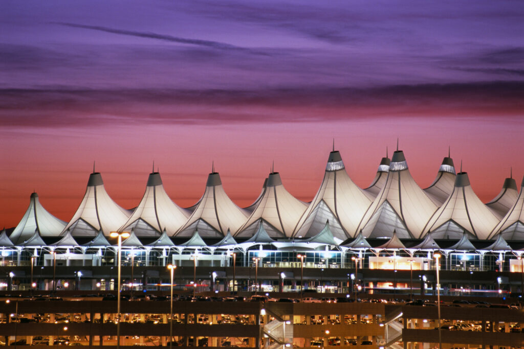Aeropuerto de Denver celebra 30 años: Innovación, crecimiento y legado en la aviación Aeropuerto de Denver celebra 30 años: Innovación, crecimiento y legado en la aviación