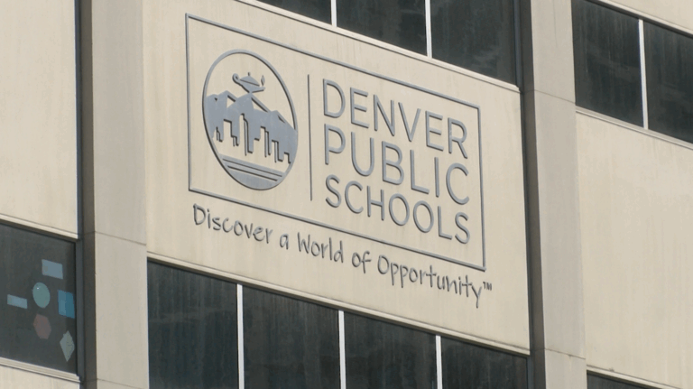 Denver Public Schools evalúa declarar escuelas como zonas seguras ante operativos migratorios