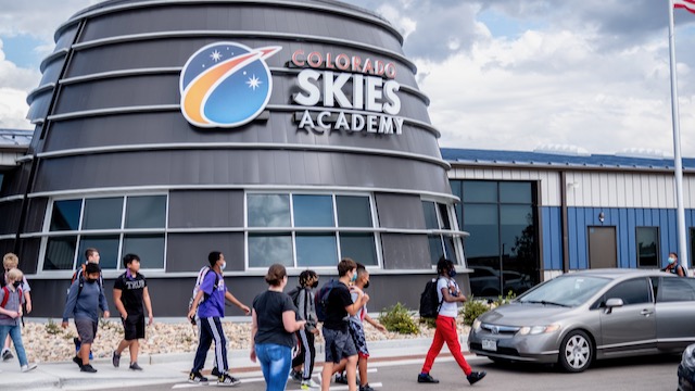 Cierra escuela charter Colorado Skies Academy a solo días del nuevo ciclo escolar por falta de fondos