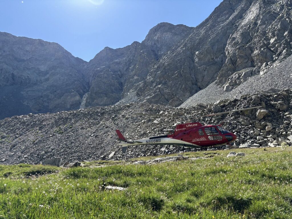 Guardia Nacional rescata a escalador herido en Little Bear Peak tras caída de 30 pies