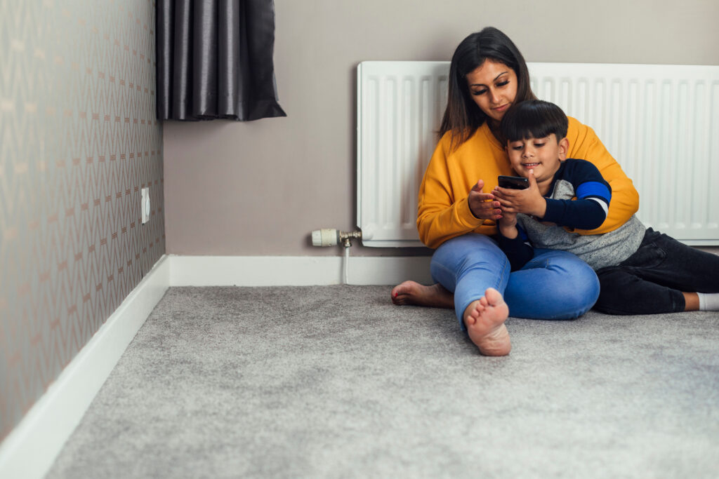 Estudio revela que los humanos inhalan miles de microplásticos al día dentro de casas y autos Estudio revela que los humanos inhalan miles de microplásticos al día dentro de casas y autos