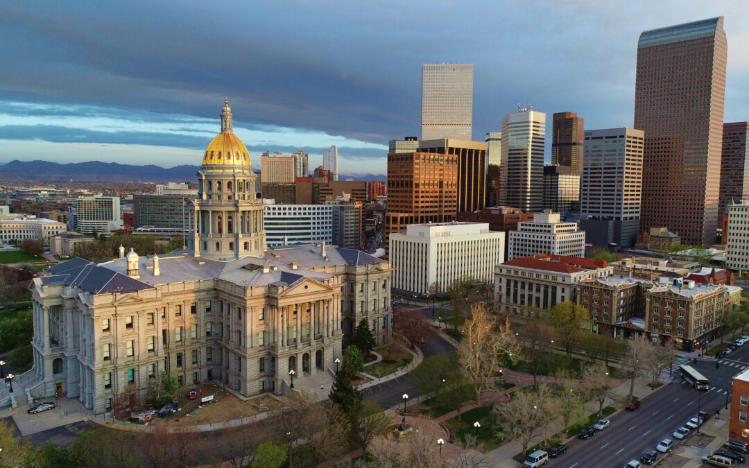 Colorado entra en la lista federal de ciudades santuario: ¿Qué significa esto para temas migratorias, el acceso a fondos y servicios públicos?
