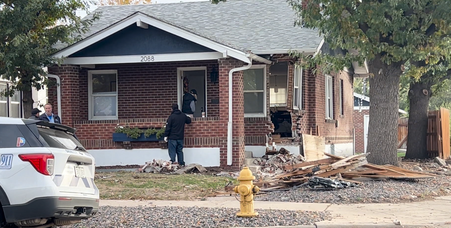 Accidente en Denver: Vehículo choca contra vivienda cerca de Ruby Hill Park