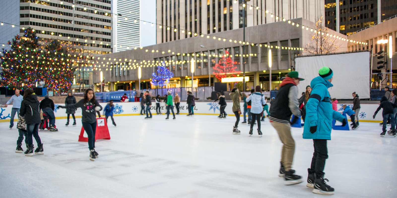 La Pista de Hielo de Skyline Park en Denver Cierra por Renovación durante Dos Años