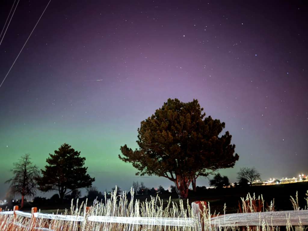 Auroras Boreales En Colorado: Una Tormenta Solar Transforma El Cielo - Noticias Notivalle Auroras Boreales En Colorado: Una Tormenta Solar Transforma El Cielo - Noticias Notivalle