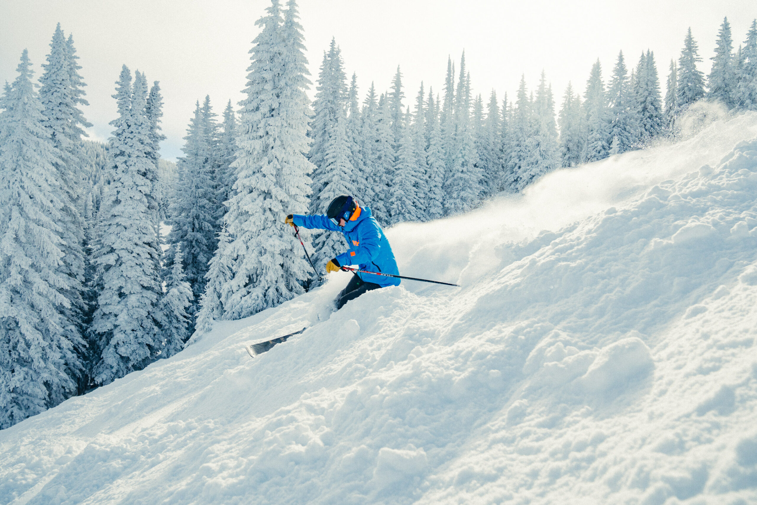 Vail Resort Abre la Temporada de Esquí 2025 Con Nieve Artificial y Optimismo