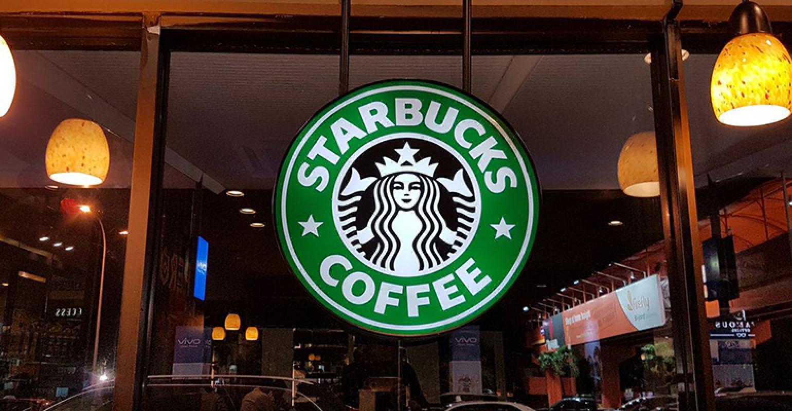 Starbucks Huelga en el Red Cup Day: Trabajadores Piden Mejores Condiciones Laborales