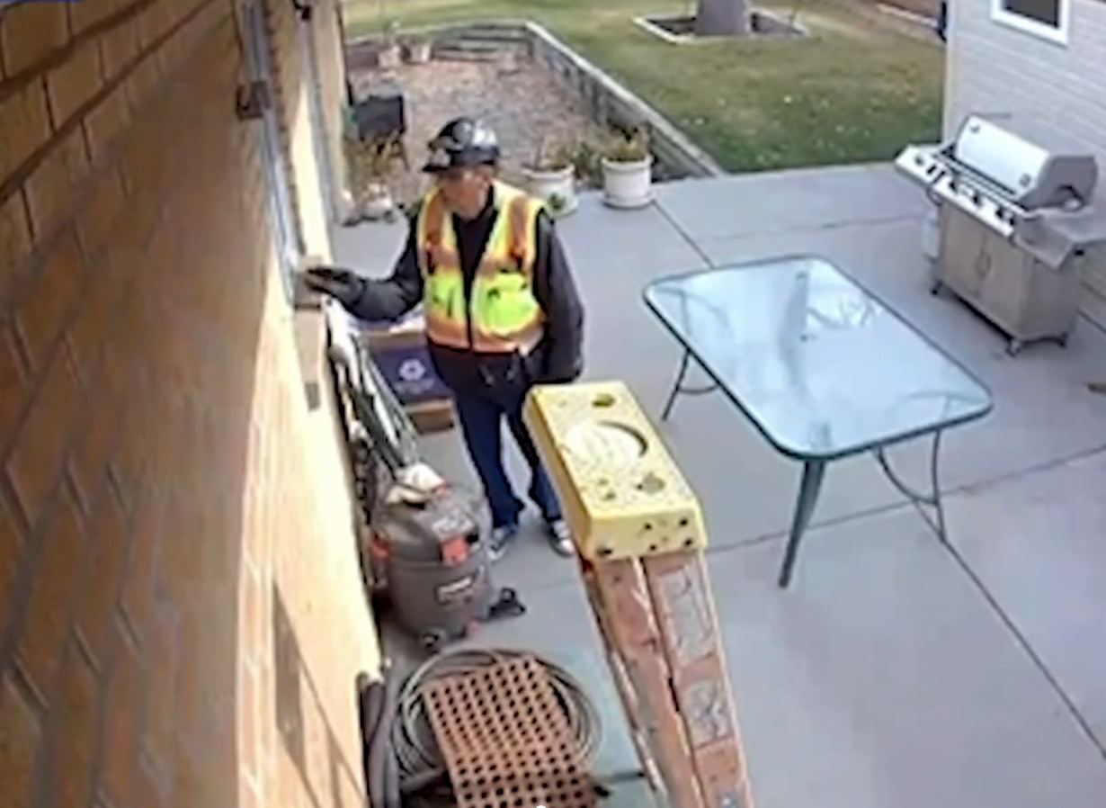 Robo en Denver: Hombre disfrazado de trabajador de servicios irrumpió en hogar