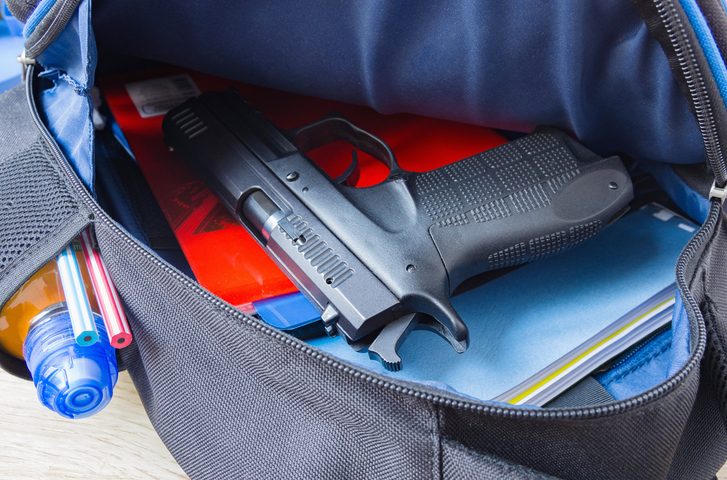Encuentran arma dentro de un bolso en Fort Morgan High School