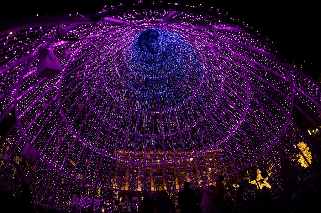 Las Decoraciones Navideñas en Denver: Una Tradición que Brilla Hasta Enero