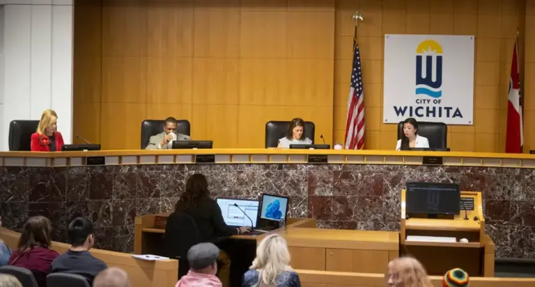 Wichita aprueba elección especial en marzo sobre propuesta de aumento al impuesto de ventas del 1%