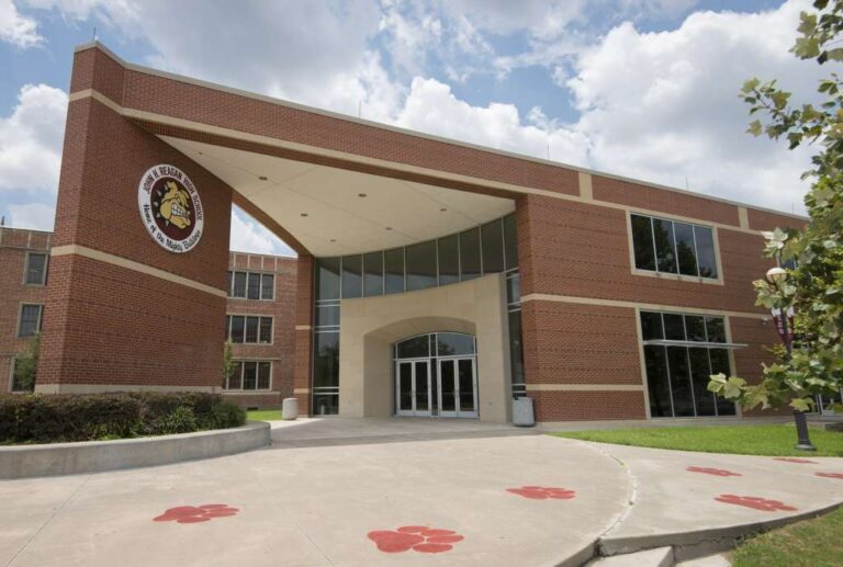 Amenaza provoca mayor presencia policial en Heights High School