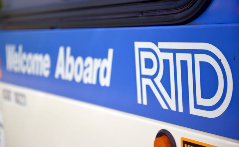RTD ofrece viajes gratis en Denver durante la víspera de Año Nuevo para promover celebraciones seguras