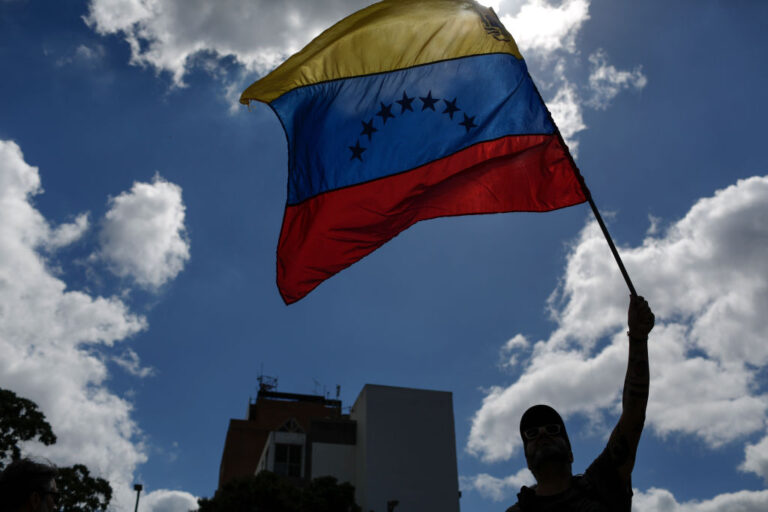 Fondos para venezolanos en Colorado disminuyen mientras persiste la incertidumbre migratoria