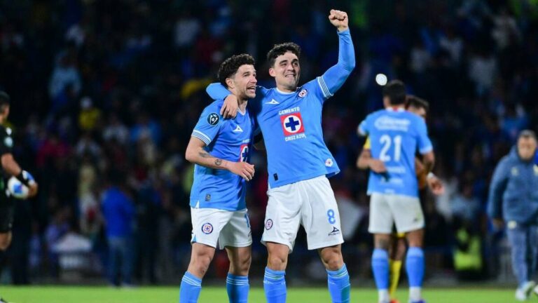 Cruz Azul Reduce su Plantel: Solo Tres Jugadores Mayores de 30 Años Tras las Salidas de Rivero, Faravelli y Sepúlveda