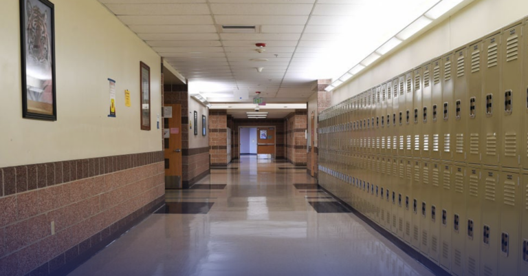 Ector ISD Aprueba Aumento Salarial para Maestros y Empleados en Cumplimiento con la Ley HB 2
