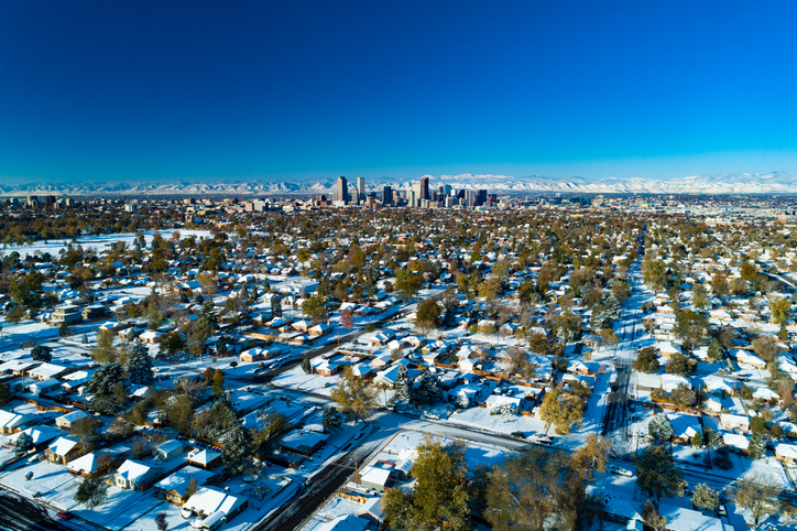 Tormenta de invierno llega a Denver tras un diciembre inusualmente cálido