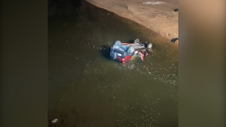 Conductor muere tras caer con su vehículo al río South Platte en Denver