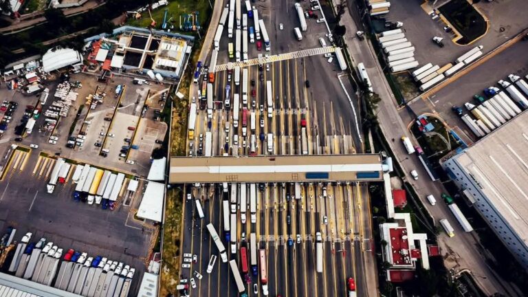 Noticias en Vivo: Autopista México-Querétaro con Choques y Cierres de Carretera hoy 18 de enero