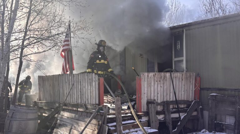 Incendio en casa móvil de Fort Collins deja una mascota muerta y calles cerradas
