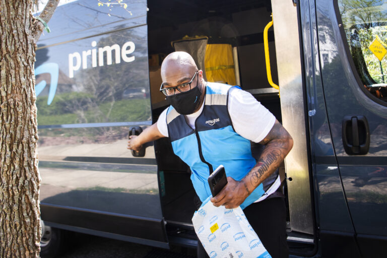 Amazon recorta 16,000 empleos en nueva ronda de despidos y acelera uso de inteligencia artificial