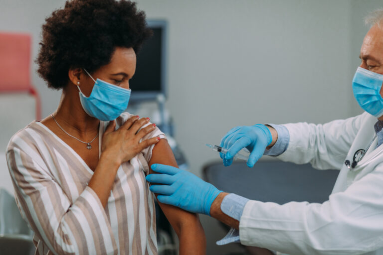 Sistema hospitalario implementa mascarillas obligatorias por contagios de influenza