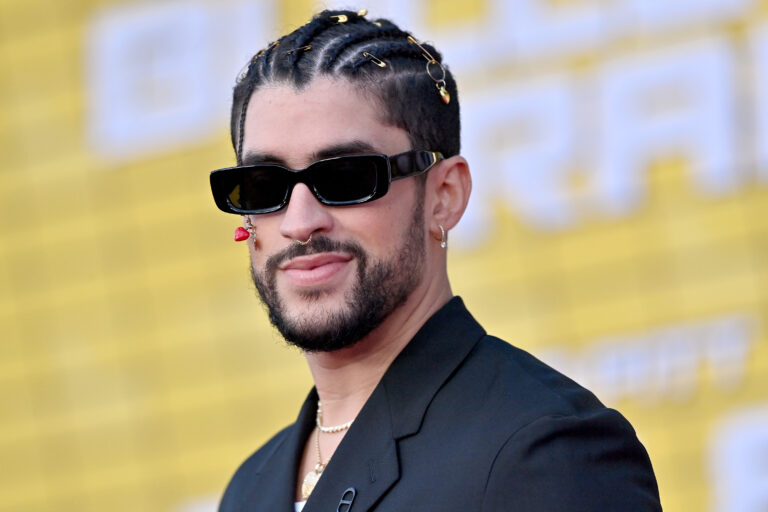 Bad Bunny gana el Grammy y lanza mensaje contra ICE a una semana del Super Bowl