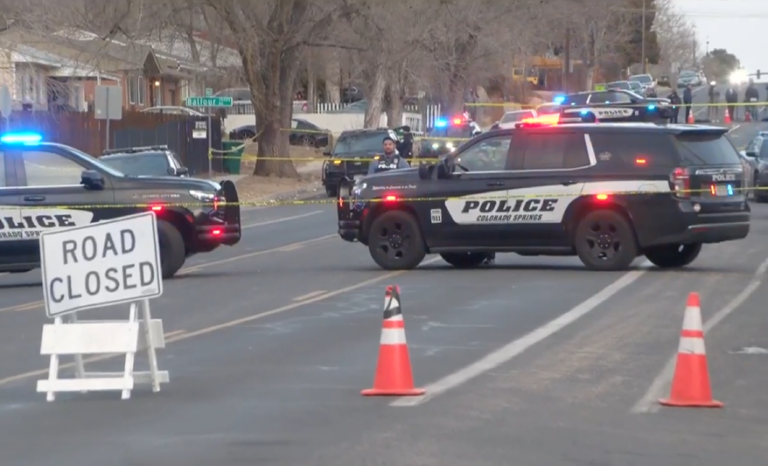 Policía de Colorado Springs resulta herido tras disparos