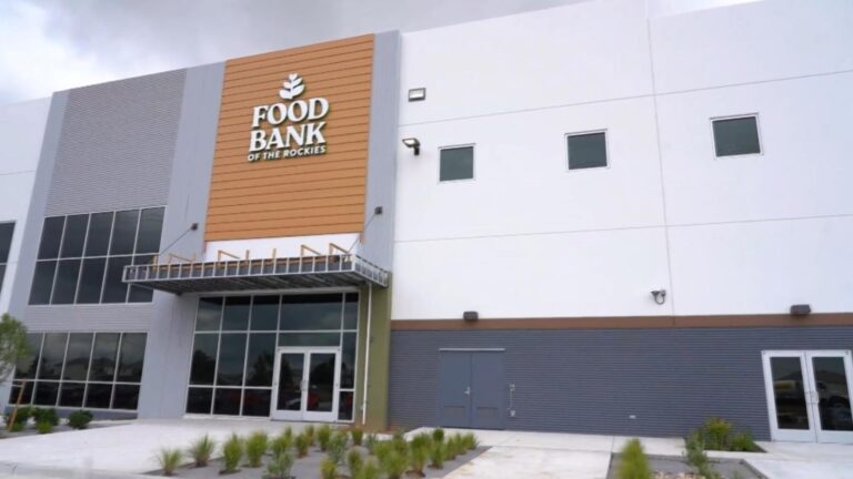 Banco de alimentos en Aurora inaugura nuevo centro