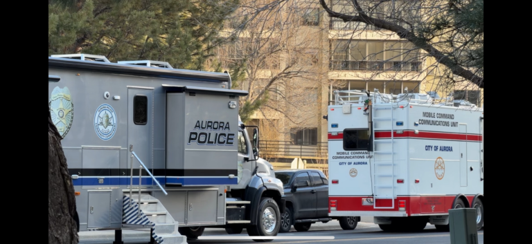Policía de Aurora responde a disparos en complejo de adultos mayores