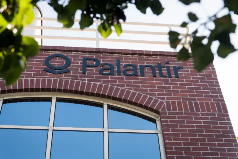 La empresa de tecnología Palantir traslada su sede de Denver a Miami