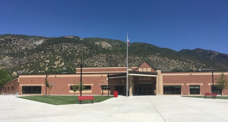 Estudiante detenido tras presuntas amenazas contra escuela en Glenwood Springs