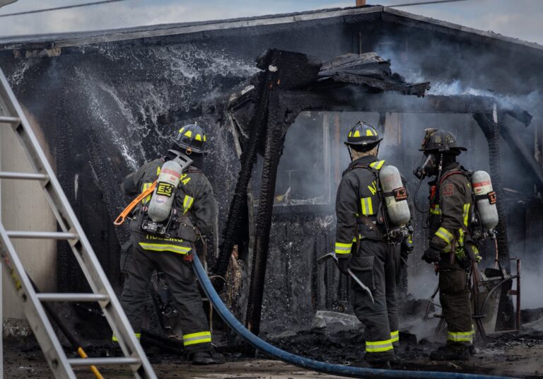 Víctima fallece tras incendio en unidad residencial en Aurora