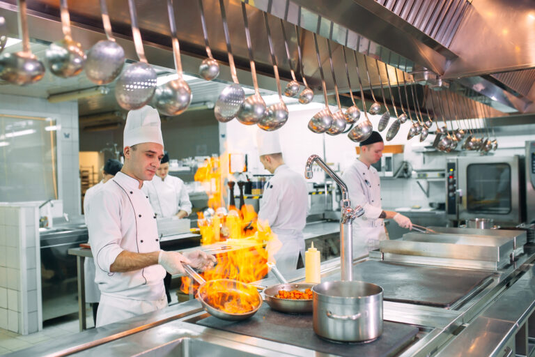 Denver supera a Nueva York en costo para operar restaurantes