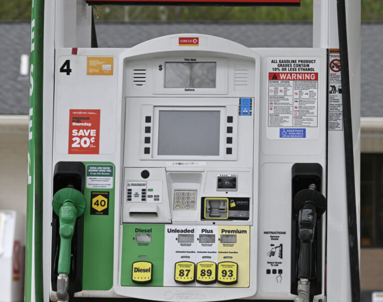 Gasolina 87 octanos gana terreno como opción más eficiente frente a la premium en muchos vehículos