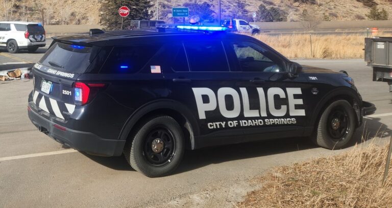 Policía de Idaho Springs implementa tecnología que traduce más de 50 idiomas en tiempo real