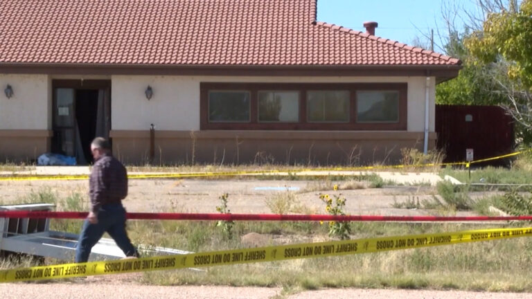 Una expropietaria de funeraria en Colorado fue condenada a 18 años de prisión tras estafar a decenas de familias