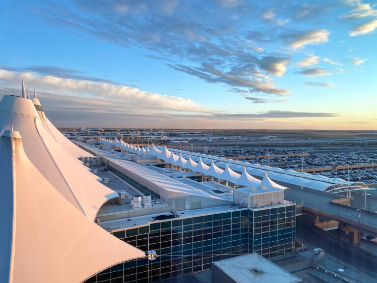 Apagón en el aeropuerto de Denver afecta a cientos de viajeros