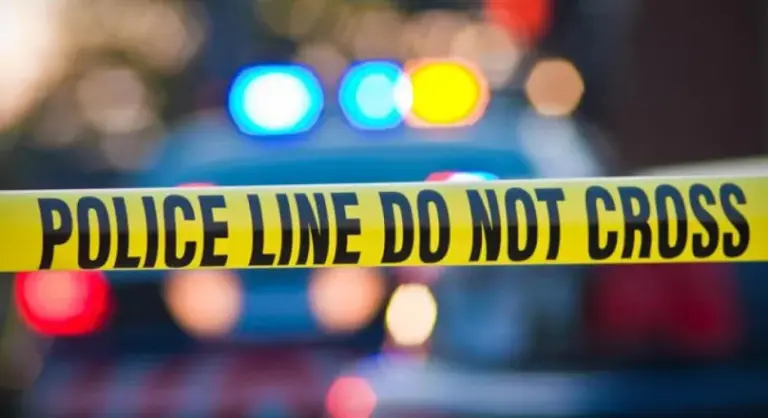 Hombre de 29 años muere tras ser hallado herido en la vía pública de Thornton