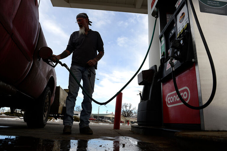Aurora evalúa restricciones a nuevas gasolineras ante preocupación por saturación