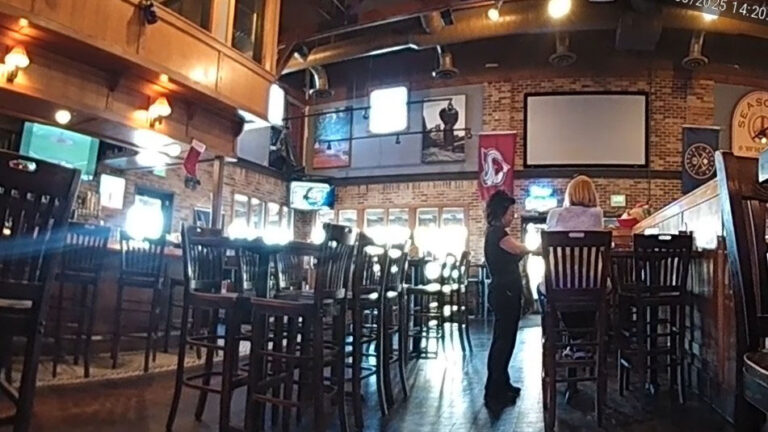 Sancionan a restaurantes por vender alcohol a menores en operativo encubierto en Centennial
