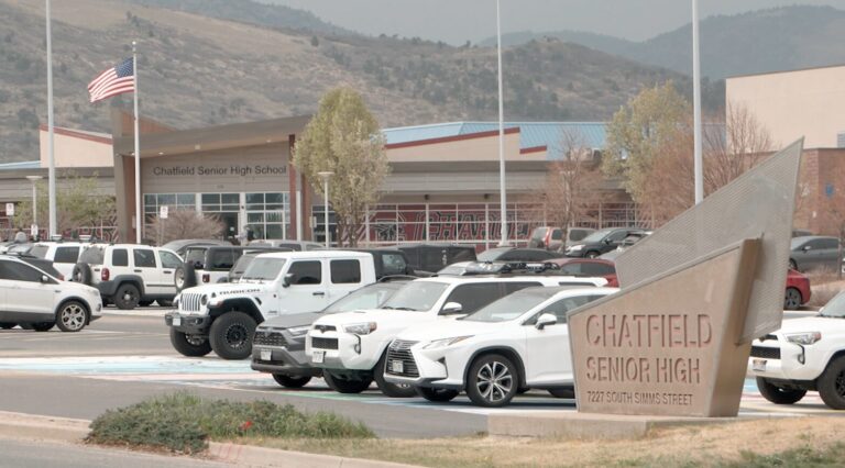 Estudiante es detenido tras llevar cuchillo a escuela con presunto plan violento en Condado Jefferson