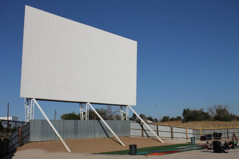 Regresa el autocine 88 Drive-In en Denver para una nueva temporada